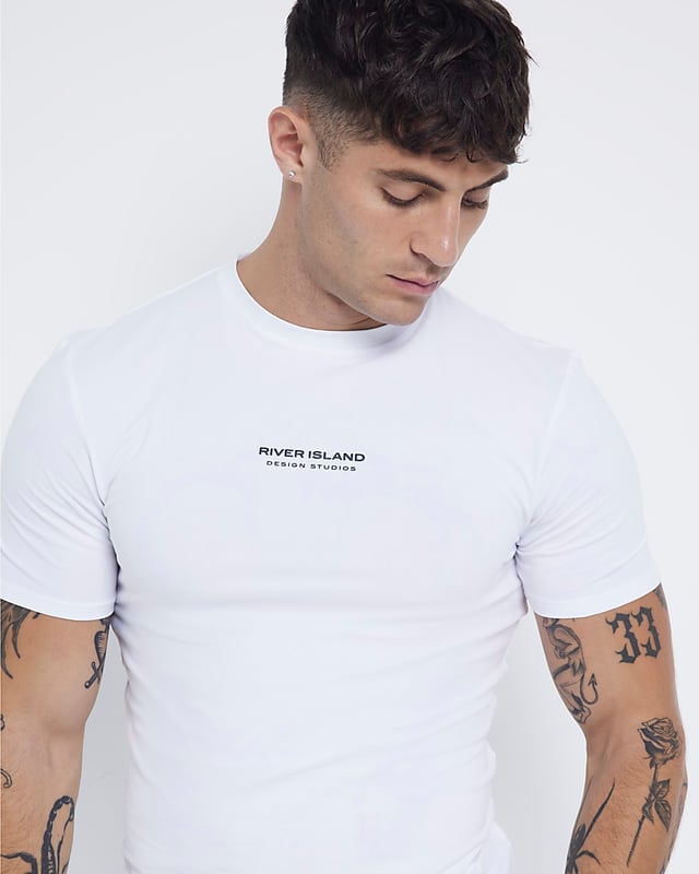 Muscle fit, Short sleeved, RI Graphic Print, Crew neckline