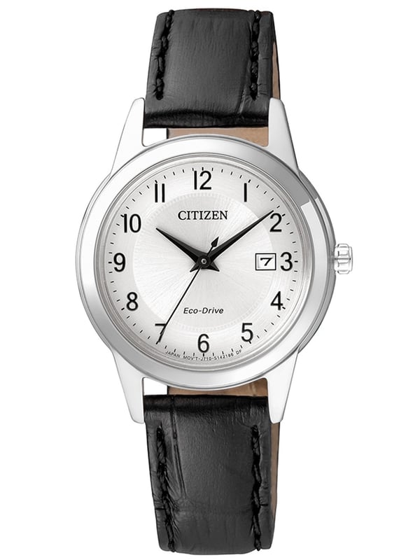 Diese Citizen Analoguhr für Damen ist das perfekte Zeitmessgerät zum Tragen oder Verschenken. Das silberne 28 mm runde Gehäuse in Kombination mit dem bequemen schwarzen Lederarmband sorgt dafür, dass Sie dieses atemberaubende Schmuckstück ohne Kompromisse genießen. Angetrieben von einem hochwertigen Eco-Drive-Uhrwerk und wasserdicht bis 3 bar, wird Ihre Uhr weiterhin ticken. Diese elegante Uhr verfügt über eine Eco-Drive-Technologie (aufgeladen durch jede Lichtquelle; benötigt niemals eine Batterie) - Die Uhr hat eine Kalenderfunktion: Datum, solarbetriebenes hochwertiges 19 cm langes und 13 mm breites schwarzes Lederarmband mit einer Schließe. Gehäusedurchmesser: 28 mm, Gehäusehöhe: 8 mm, Gehäusefarbe: Silber und Ziffernblattfarbe: Silber.