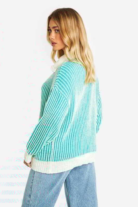 It's the season to feel snug and what better way than with this oversized jumper. Bigger than your usual size which elongates your silhouette, our women's oversized jumpers are cosy and comfortable for your autumn and winter wardrobe. Perfect for whatever plans you've got coming up, make a satin slip dress a little more casual with an oversized rib knit thrown on and banish those winter blues by stepping into a cable knit baggy jumper over leggings and ribbed socks. Warm and cosy is the vibe this season.Style: Oversized JumperDesign: StripesFabric: AcrylicNeckline: Zip FunnelSleeve Length: Long Sleeve