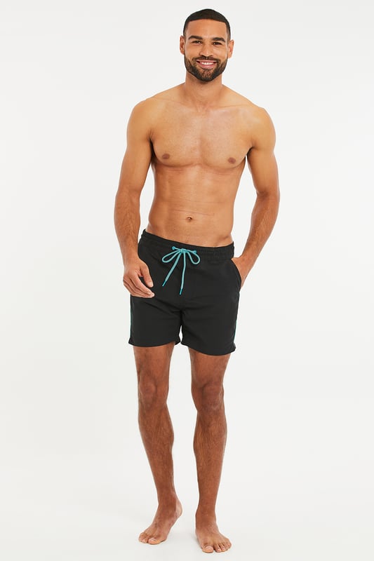 These swim shorts from Threadbare are made of quick-drying, recycled polyester with a mesh liner. They feature an elasticated waistband with adjustable drawstring and 2 side pockets. Perfect for the beach or by the pool. Other colours and prints available.