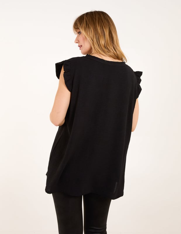 This basic top is perfect for your day-by-day outfits. Pair it with jeans and sneakers for the comfiest look of Autumn/Winter!
