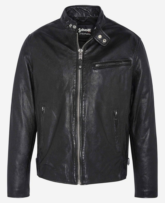 Echtlederjacke im Biker-Look mit Seitentaschen, Stehkragen und verstellbaren Schnallen.