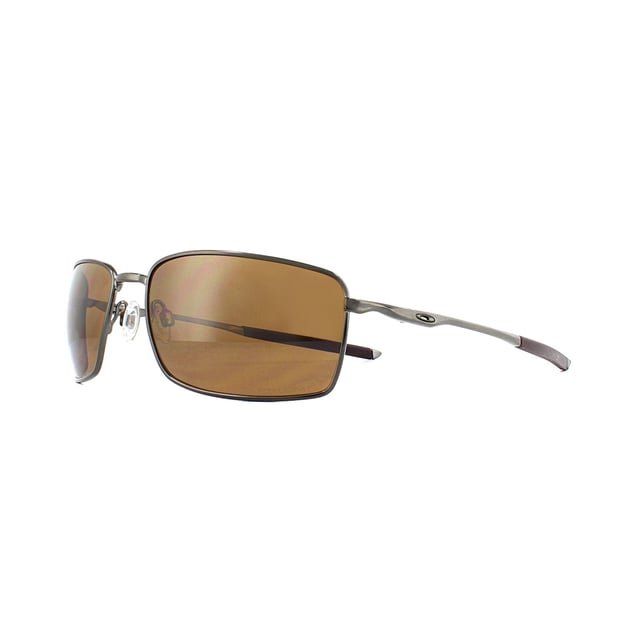 Oakley Sunglasses Square Wire OO4075-14 Tungsten Prizm Tungston Polarized are a superb lightweight metal C-5 alloy frame suitable for medium to large faces with all the hallmarks of the comfort and durability that Oakley always gives its sunglasses. The secure 3-point fit is given more grip with the Unobtanium ear stems as well as a perfectly designed optical alignment in the plutonite lenses for amazingly clear views and optimized peripheral vision and side protection.