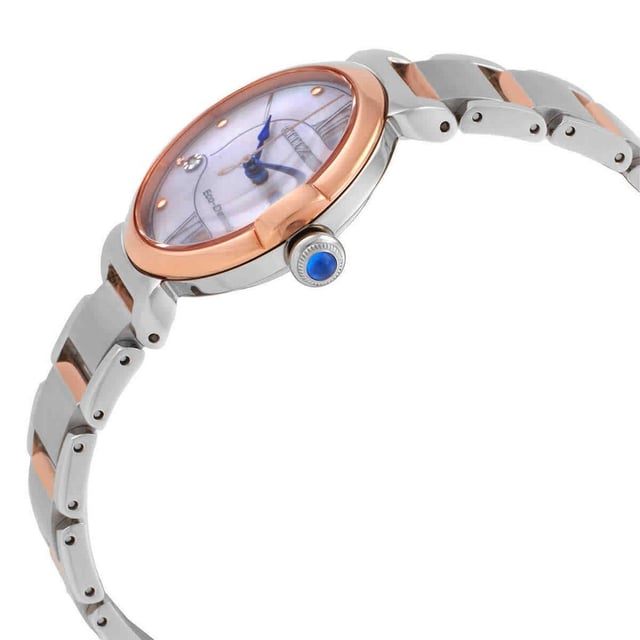 Diese Citizen  Analog Uhr für  Damen ist das perfekte Accessoire zum tragen oder verschenken. Ihr Mehrfarbig 29 mm Rund Gehäuse kombiniert mit dem bequemen Silber Armband aus  Edelstahl garantiert, dass Sie diese atemberaubende Uhr kompromisslos genießen werden. Angetrieben von einem hochwertigen Eco-Drive Uhrwerk und wasserdicht bis 5 bars, läuft Ihre Uhr stets weiter. ECO-DRIVE - Eco-Drive ist eine 40 Jahre alte Kerntechnologie von CITIZEN, die selbst bei schwachem Licht Strom erzeugt und es Uhren ermöglicht, auch im Dunkeln über sechs Monate lang zu laufen. Diese Analog-Uhr verfügt über eine funktion: Solar Diese hochwertige Uhr hat ein Silber Edelstahl Band ( 19 cm Länge und 14 mm Breite) mit einer Faltschließe Gehäusedurchmesser: 29 mm,Gehäuse Höhe: 8 mm, Gehäusefarbe: Mehrfarbig, Zifferblattfarbe: Perlmutt