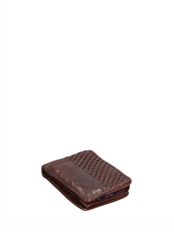 Cartera de hombre. El cierre está ausente. Los bolsillos internos son tarjeteros para billetes y monedas. Los bolsillos externos están ausentes. Falta la correa para el hombro. Falta el mango. Hay un compartimento interno. El material exterior es 100% Piel Auténtica. Internamente está forrado en piel auténtica. Medidas: 12x9x2 cm. Producto de moda