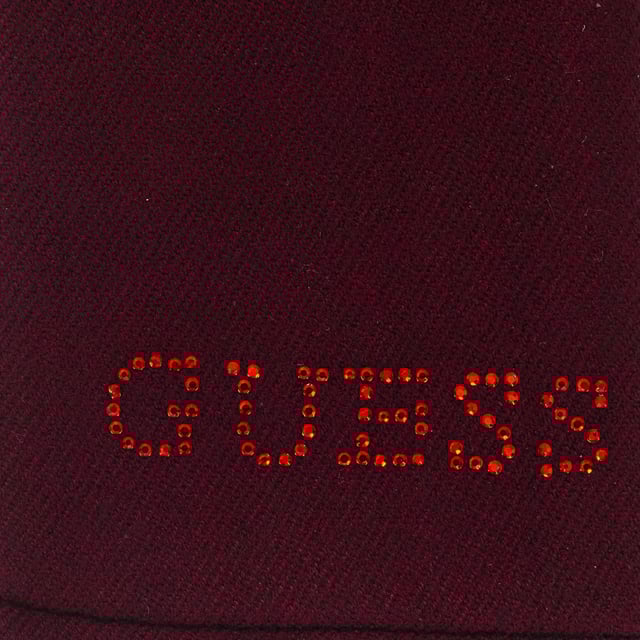 Guess gloves.
 Brand logo with sequins on the front.
 Thermal and soft fabric.
 Composition: 85% Polyester, 15% Viscose
 Care:
Wash maximum at 30º
 -Do not dry clean.
 -Do not iron.
 -Do not use bleach.
 -Do not use dryer.