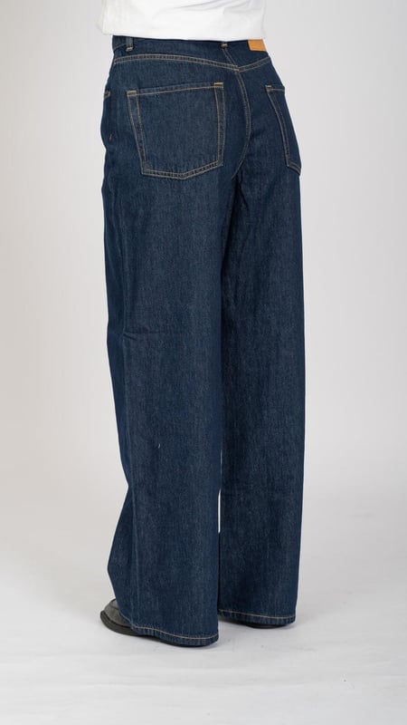 Jeans ancho de Teeshoppen  
 Estos jeans del Teeshop son elegantes y cómodos. Con jeans de Teeshoppen, puede sentirse libre y cómodo durante todo el año. Los jeans buenos y cómodos pueden complementar cualquier aspecto. Aquí puedes ver jeans en el color azul. 
 
  ¿Qué tamaño tienen los jeans?  
 Los jeans se pueden seleccionar en 24 tamaños diferentes. Consulte y seleccione su tamaño en "Tamaño". 
 Los tamaños están adaptados para las mujeres.