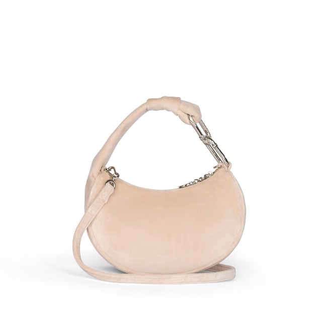 Juicy Couture Mini bolso bandolera de terciopelo - Elegancia y romanticismo en un accesorio único
Déjate conquistar por el mini bolso bandolera Juicy Couture, confeccionado en suave terciopelo para darle un toque de dulzura y romanticismo. Perfecto para días especiales, este bolso añade elegancia y un detalle chic a cualquier look. Los herrajes dorados y el icónico logotipo Juicy Couture lo convierten en una pieza imprescindible, ideal para completar un conjunto sofisticado o informal.
Dimensiones: A24,5 x A8 x P16 cm