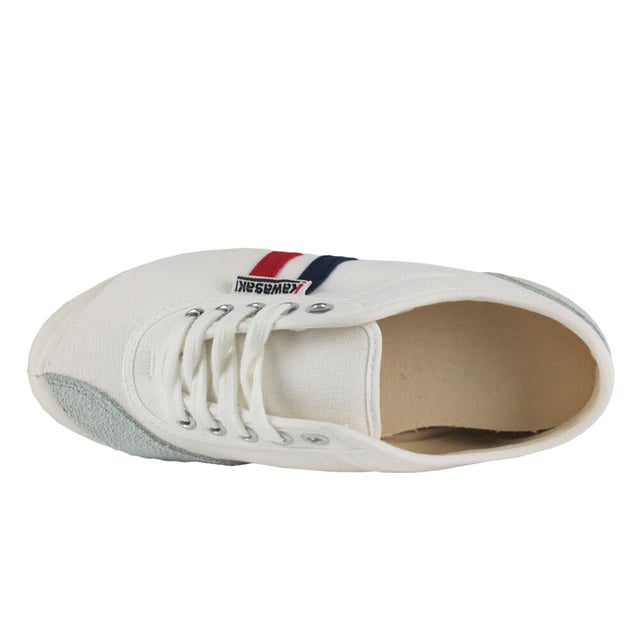 Nuestra zapatilla de lona retro combina comodidad y moda en un solo zapato. Esta zapatilla retro utiliza ideas de los años 90 y crea un universo retro, allí con sus múltiples combinaciones de colores alegra tu estilo diario. Detalles del producto: Cordones regulables para un ajuste adecuado. Disponible en numerosos colores para adaptarse a sus preferencias. Unisex. Zapato ligero. El zapato de cordones de corte bajo permite la rotación y la flexibilidad. Parte superior: lona y ante de vaca. Suela: RB. Si estás entre dos tallas, te recomendamos que elijas la más grande. Se recomienda no lavar el zapato.