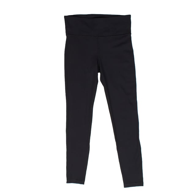 Leggins para mujer de cintura alta, diseñados para ofrecer un ajuste ceñido y cómodo, presentan una textura de canalé que añade un toque estilizado y moderno al diseño.

Confeccionados en un tejido elástico y suave, brindan libertad de movimiento, lo que los convierte en una opción ideal tanto para actividades deportivas como para el uso casual. 

La cintura ancha y alta proporciona soporte adicional en la zona abdominal, ofreciendo un ajuste seguro y favorecedor. 

Incorporan una cinta elástica interna en la cintura para asegurar un ajuste firme y personalizado. 

Estos leggins son perfectos para el gimnasio, yoga o simplemente para un día de relax, combinando comodidad y estilo.
 Composición: 87% Poliéster, 13% Elastano
 Cuidados:
- Lavar a máquina con agua fría.
- Utilizar colores similares en el lavado.
- Evitar el uso de blanqueadores.
- Secar a baja temperatura en secadora.
- No planchar.
- No lavar en seco.