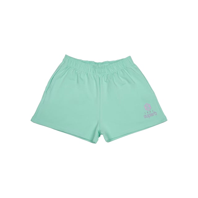De #SuperbTotalLook waarmee je je op elk moment en in elke situatie jezelf kunt voelen. Een total look in pastelkleuren waarmee je je gelukkig kunt voelen en kunt genieten, zonder aan iets anders te denken, van de essentie van een felbegeerde zomer. Be Happy is de nieuwe Superb collectie voor elke dag, voor alle momenten. Be Happy is jezelf zijn, je vrij voelen.

 Kenmerken:

 Korte shorts met steekzakken
 Biezen in verschillende kleuren
 Schitterend geborduurd logo, voor een contrast van pastelkleuren
 Rubber in de taille
 Gemaakt en ontworpen in Barcelona door het Superb team
 Ons model Valeria is 1.69m lang en draagt maat S.

 Samenstelling:
 96% katoen
 4% elastaan
 Samenstelling: 96% katoen
 4% elastaan
 Onderhoud:
Wassen op maximum temperatuur 30º.
 Strijken op lage temperatuur.
 Je kunt een droger gebruiken.
 Geen bleekmiddel gebruiken.