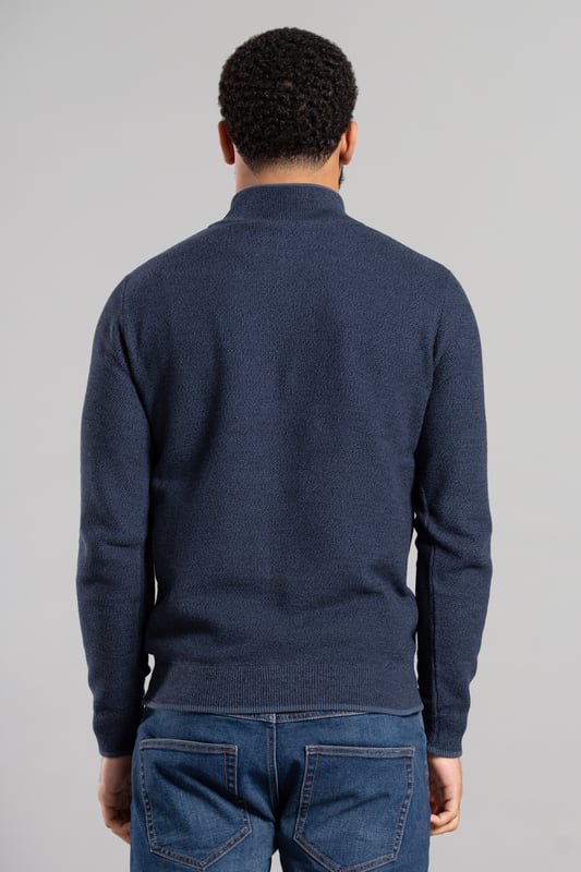 Stay stylish and comfortable in this Kensington Eastside 1/4 zip, honeycomb knit jumper. Made from 100% cotton, this jumper is the perfect addition to your wardrobe. Featuring a classic design and high-quality construction, it's the perfect choice for any casual occasion. Machine washable for easy care.