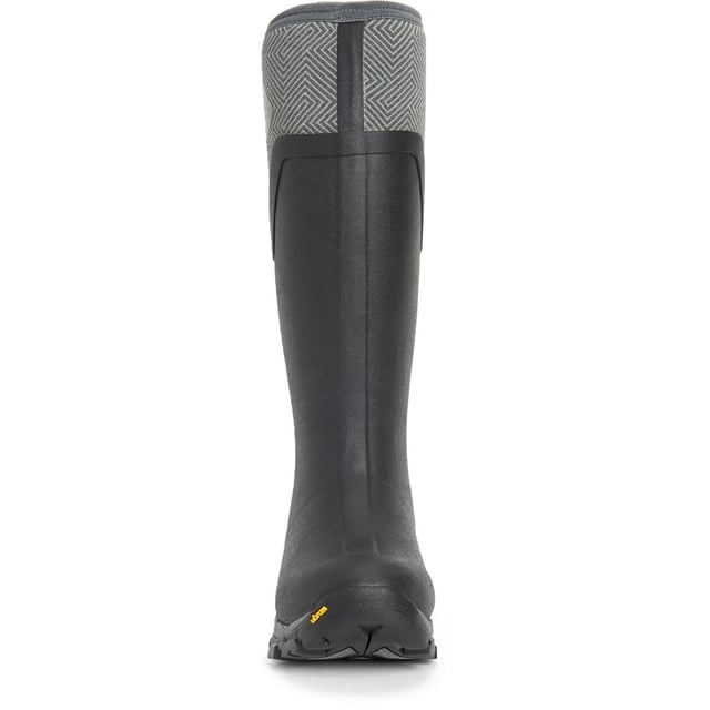Featuring an 8mm neoprene bootie with fleece lining wrapped in layers of soft rubber so your feet will stay warm and dry in the most extreme conditions.