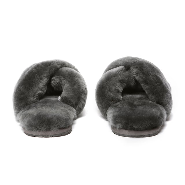 EVER AU Women Dove Crossover Slides Indulge in the allure of comfort and opulence with the Dove crossover slides. Embrace its effortless wearability and charming appeal, as it seamlessly melds comfort and style. With a diverse selection of colors, you can select the perfect shade to complement your unique fashion preferences.
Description:
Sheepskin Upper
Sheepskin Wool Lining
Sheepskin Wool Insole
Rubber Sole
Technologies:
Water Resistance Upper
Light Weight Outsole