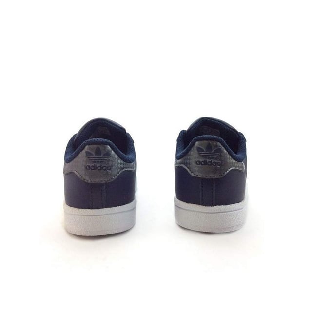 Basket Adidas Superstar i für Mädchen Blau Synthetik. Authentischer Stadt-Schuh der Marke Adidas - Streetwear/Sportswear-Design von Adidas - Adidas für modebewusste Mädchen, perfekt für den Alltag - Blaues Adidas-Basket, das sich hervorragend mit Ihrer Garderobe kombinieren lässt - Bequeme Synthetik-Materialien - Klassische Schnürsenkel - Superstar i - Textil