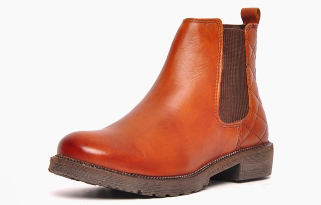 These Catesby England Juniper ankle boots have been constructed in a premium leather and feature a mid-cut boot style with elasticated gussets to the side for easy slip on wear and the upmost in comfort. A soft lining and cushioned footbed provide added comfort for your feet for all day wear, and the rubber outsole features a textured tread that is highly durable and provides grip on a wide variety of surfaces, making them the perfect choice for upcoming seasons.
 - Premium leather upper
 - Quilted / stitched real quarter
 - Slip on design equipped with a pull tab
 - Cushioned insole
 - Highly durable outsole
 - Slight raised heel
 - Catesby England branding