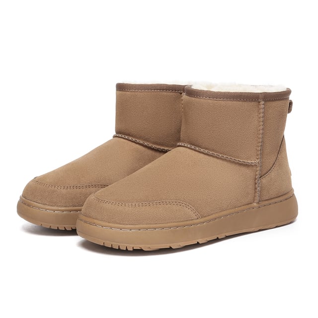 EVER AU Women Rosella Outdoor Boots - Chestnut Whether you're running errands, going on a winter hike, or enjoying a snow day outside, these Rosella Outdoor Boots are the perfect companions. Don't let winter weather stop you from living life to the fullest!
Description:
Cow Suede Upper
Warm Sheepskin Wool Lining
Soft Sheepskin Wool Insole
TPR Sole
Technologies:
Water & Stain Resistance Upper
Slip Resistance Outsole