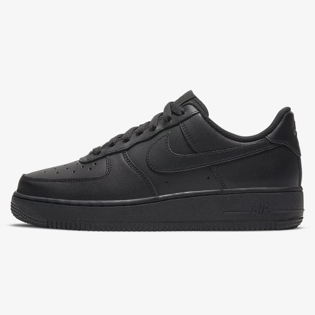 Nike Air Force 1 07 Womens Trainers in Black
