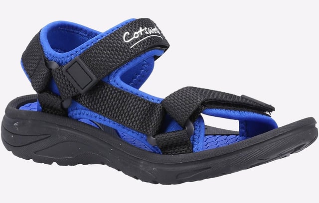 Childrens summer walking leisure sandal from Cotswold, Bodiam is crafted with lightweight recycled uppers, triple touch fastening straps and has width adjustment for a secure fit. Sporty Rugged 360 traction sole for superior grip
- Recycled upper- Triple Touch Fastening straps
- Summer walking leisure sandal
- Lightweight PU and Neoprene upper
- Sporty Rugged 360 traction sole