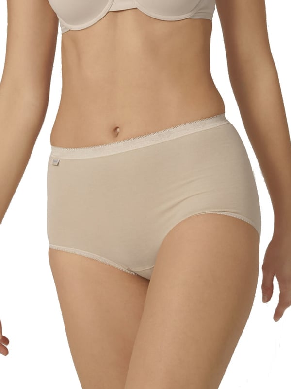 Sloggi Basic+ Maxi Brief. 3 Pack. Product is made of 95% Cotton, 5% Elastane and is machine washable.