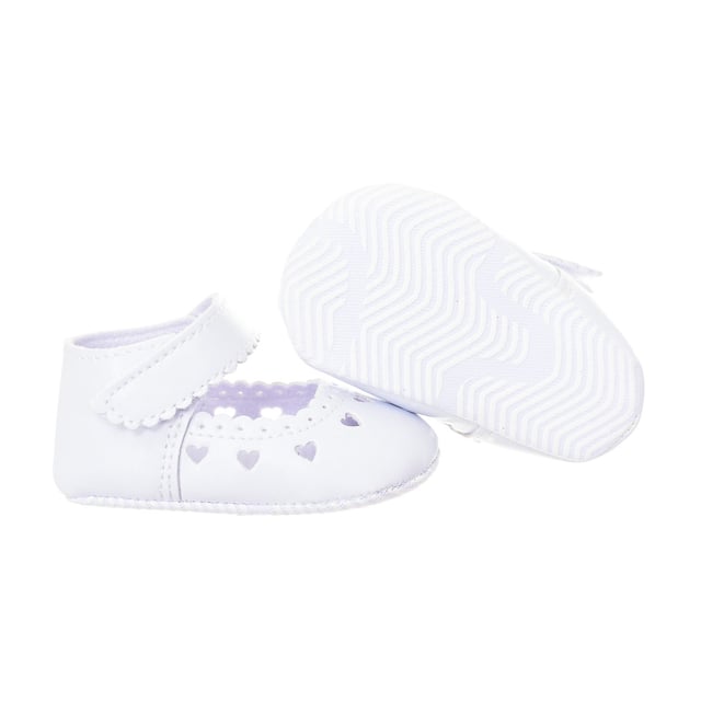 Soepele babyschoentjes.
 Buitenkant van polyleer.
 Enkelbandje met klittenbandsluiting aan de zijkant.
 Hartmotief op de voorkant.
 Zachte textiel binnenkant.
 Microvezel zool.
 Naden in toon zichtbaar.
 Samenstelling: Buitenkant: Polyleer; Binnenkant: Textiel; Zool: Textiel
 Onderhoud:
Reinigen met een natte doek.
