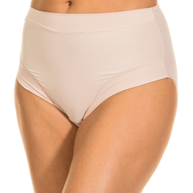 Slip Janira
 Hoge taille.
 Elastische tailleband.
 Merkdetail gedrukt op de bovenkant.
 Perfect Day Micro is een nieuwe slipserie die maximaal comfort combineert met de beste kwaliteit. Het is gemaakt van de nieuwste generatie microvezel, een stof die zich perfect aanpast dankzij de grote elasticiteit.
 Binnenvoering.
 Naden in toon zichtbaar.
 Samenstelling: 82% Polyamide, 12% Elastaan, 6% Katoen
 Onderhoud:
- Wassen op maximaal 30º.
 - Geen bleekmiddel gebruiken.
 - Niet in de droger.
 - Niet strijken.
 - Niet chemisch reinigen.