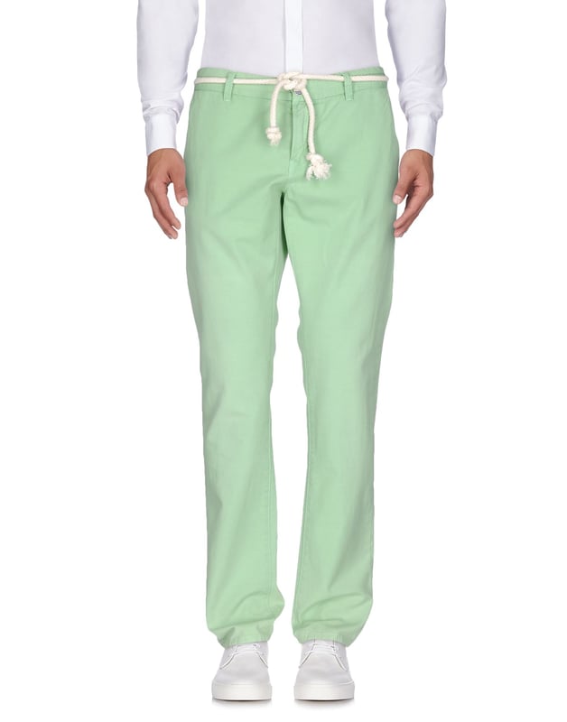 canvas, basic solid colour, low waisted, regular fit, straight leg, belt, logo, button, zip, multipockets, chinos
