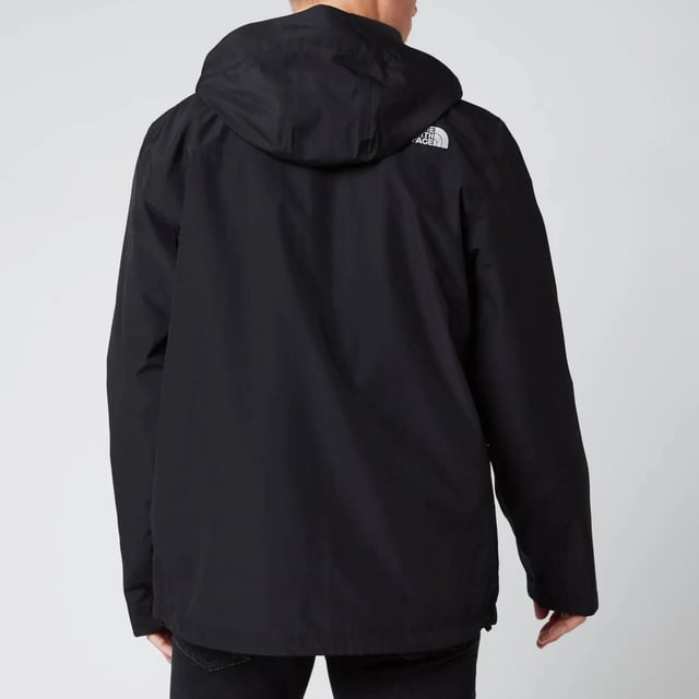The North Face heren Sangro outdoorjack met capuchon. Waterdicht, ademend en gesealde Dry Vent 2L-technologie. Duurzame waterafstotende (DWR) afwerking. Geborstelde gebreide kraag en kinbeschermervoering. Mesh - Voering van tafzijde. Verstelbare capuchon kan in de kraag worden opgeborgen. Shock Cord Regulation-aanpassing bij capuchon en zoom. Manchetten van dezelfde stof met klittenbandsluiting.