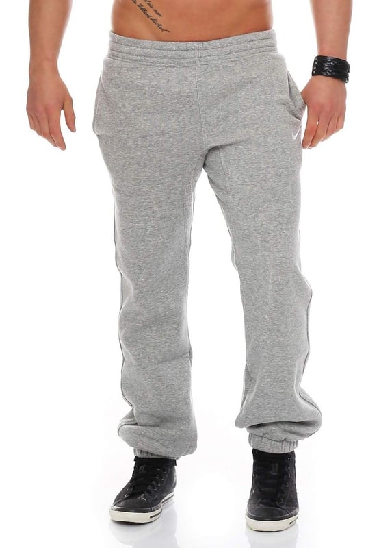 Nike club hotsell cuffed joggers