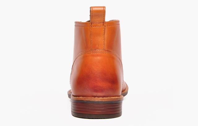 The Farleton leather chukka boot from Catesby England features an extremely cushioned inner sole and are crafted from a high-quality leather upper, effortlessly taking you from day to night with an all-round design that is perfect for formal or casual wear. Featuring a smooth finish, accompanied by a slim durable outsole, making these vintage chukka boots a perfect addition to any footwear collection. 
 - Premium leather upper 
 - Lace up fastening 
 - Comfort insole 
 - Soft leather / textile inner 
 - Durable rubber outsole 
 - Catesby England branding throughout