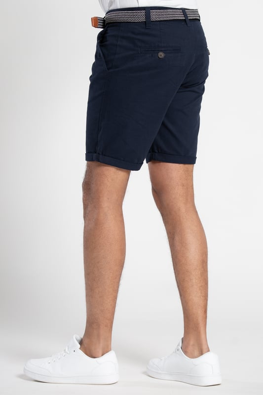 Upgrade your wardrobe with Tokyo Laundry's chino shorts. Made from 100% cotton twill, these shorts offer both comfort and style, with a classic fit and stylish belt that is perfect for any occasion. Machine washable for easy care, these shorts are a must-have for any wardrobe.
