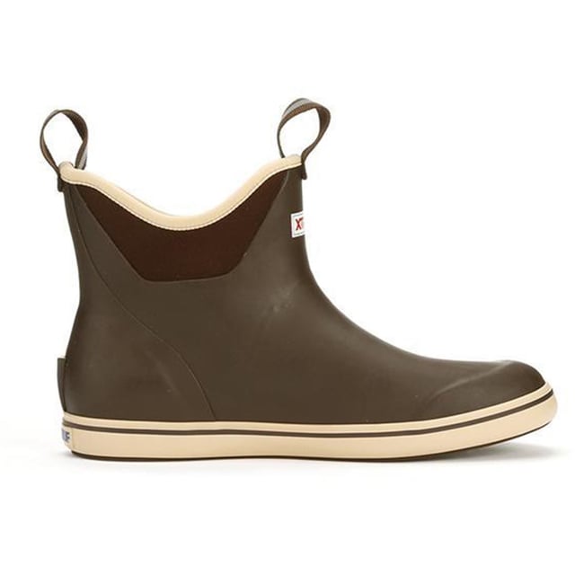 We've created a lightweight design with the same slip-resistant Chevron outsole found in our Legacy boots. The performance ankle deck boot is the perfect boot for any on the water athlete looking for protection with slip-on-and-go styling.