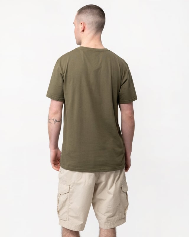 Men’s Fjällräven Logo T-shirt
Short-sleeved t-shirt in a sustainable jersey knit that combines the softness of organic cotton with the functionality and durability of recycled polyester. Wicks away moisture and dries quickly, making it extra comfortable in warm climates. Round neckline and printed with the Fjällräven logo on the front.

 Lightweight and quick drying in warm climates.
 60% organic cotton, 40% recycled polyester.
 Printed with the Fjällräven logo on the front.
 Round neckline.
60% cotton (organic), 40% polyester (recycled)
Organic cotton, Recycled polyester, Produced without PFCs
Regular Fit
Lightweight, Quick-drying, Channels moisture
40°C mild process
do not dry clean
do not tumble dry
do not bleach
iron 1 dot - Max 110°C
do not use fabric softener, wash with similar colours

F87310