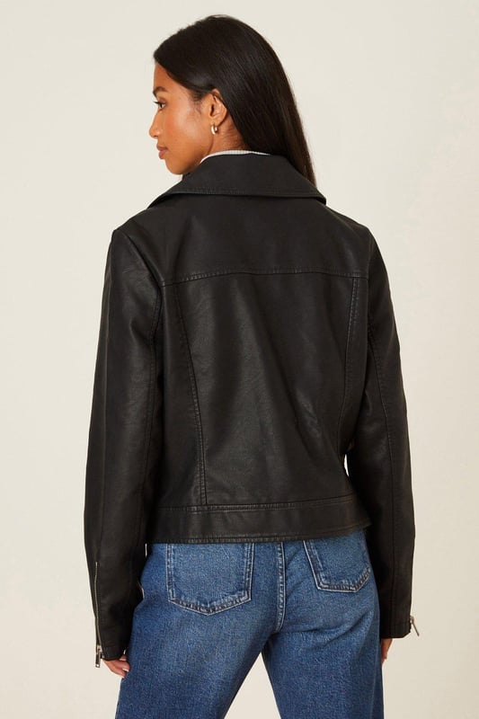 Meet layers you'll love. Whatever the weather, we've got the jacket & coats for you. From iconic coats to puffers and wool look coats, our new-in styles have you covered for every season. Think faux fur, shackets, sleeveless gilets and more. With DP it's never been easier to make a style statement. Style: Petite Faux Leather Biker Jacket.  Ideal for: Daywear.  Model wears size UK 10 and is 5' 3" tall.