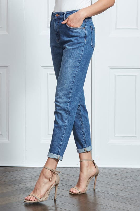 REASONS TO BUY:

The style to be seen in 
Slouchy fit for maximum comfort
Slim legs for a chic silhouette
Classic mid blue wash 
Wear with jumpers shirts and tees
Nail smart/casual with loafers and a blouse 

Inside leg to fit: Short - 29" | Regular - 31" | Long - 33"