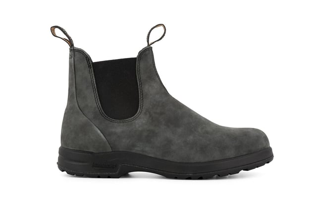 Blundstone 2055 Black Chelsea Boots Leather Unisex Ankle Classic Terrain Boots  Whatever kind of ground you cover take it in your stride with #2055 Rustic Black Chelsea boot. Innovative design and seriously tough Vibram self-cleaning, slip resistant soles, water-resistant uppers and built in flexibility. Classic Blundstone Chelsea boots, legendary performance.