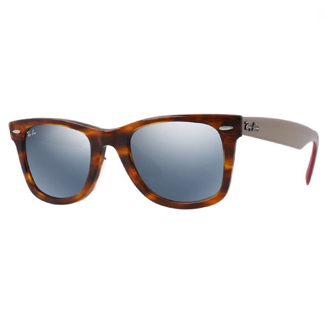 Gafas de sol Original Wayfarer con montura de acetato.
Forma cuadrada.
Patillas de acetato a tono, con detalle de la firma de la marca en metálico.
100% Protección UV.
Cristales antirreflejo.
Todos nuestros productos se envían en el interior de su estuche original.
Incluye una gamuza limpia cristales, los certificados de autenticidad y garantía.
 Medidas: Alto lente: 50 mm. Ancho lente: 54 mm. Puente: 16 mm. Patillas: 140 mm.
 Composición: Acetato
 Cuidados:
Limpieza y manutención:
- Limpiar las gafas con agua y jabón.
- No utilice paños sucios o abrasivos, que puedan alterar las características de los filtros.
- Utilice solo accesorios y repuestos originales.