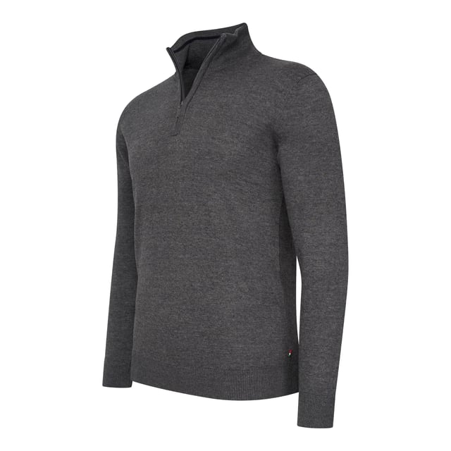 Cappuccino Italia Bergamo Zip Pullover für Herren. Der Pullover besteht aus 50% Baumwolle und 50% Polyester und hat eine normale Passform. Der Pullover hat einen Stehkragen, der je nach Geschmack mit einem Reißverschluss geöffnet oder geschlossen werden kann.  Marke: Cappuccino ItaliaModellname: Bergamo Zip Pullover (mit Hemdkragen)Kategorie: Pullover für HerrenMaterialien: Baumwolle, AcrylFarbe: anthrazitgrau, weiß