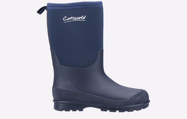 Hilly Neoprene from Cotswold, is the perfect welly for all weather conditions. With fully waterproof neoprene for excellent warmth and comfort.
- 100% Waterproof- Pull On Loop- Lightweight sole- Reinforced toe and heel- Easy to clean overlay- 3mm Neoprene