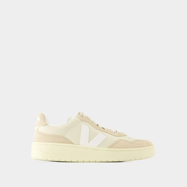 Farben: Beige - Pierre_White. Farbe: weiß - Extra-White_Marsala_Nautico. Material Sohle: Gummi. Futtermaterial: Baumwolle. Verschluss: einfach reinschlüpfen. Form der Kappe: rund offen. Schuhe: größengerecht - Sizing: Europäisch.