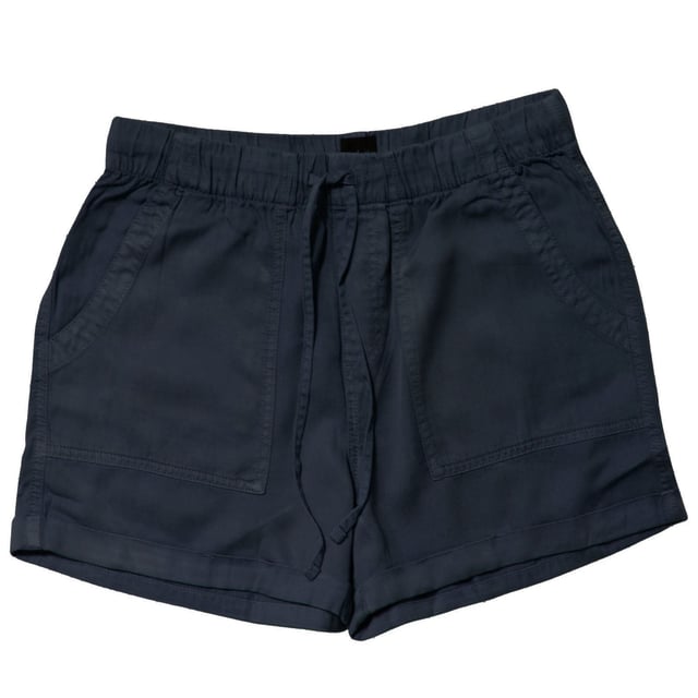 This pair of shorts is part of the GAP water-saving Washwell program.  Smooth linen-rayon weave. Drawcord ties at elasticated waist with mock fly. Front utility pockets and patch pockets at back.
Fit: Relaxed, Sizing: As expected