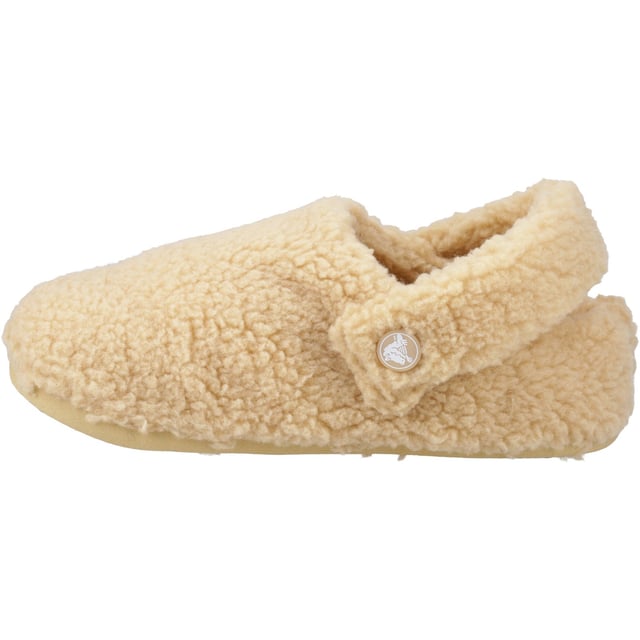 No plans are the best plans for our fuzzy-all-over Classic Cozzzy Slipper. We've transformed our iconic Classic Clog into the perfect staying in shoe for those days when relaxing is all you've got on the agenda.