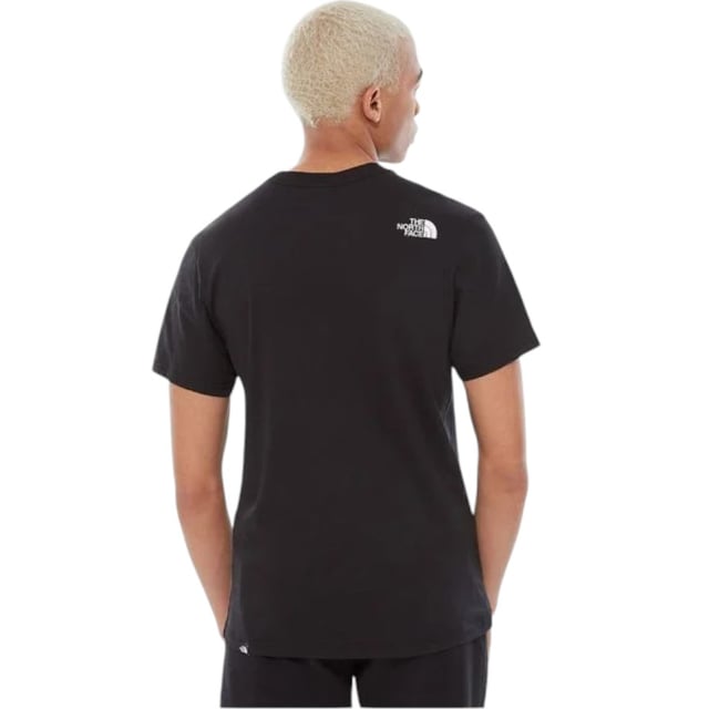A classic The North Face crew neck t-shirt, the Men’s Fine Short Sleeve Tee is a summer essential. Made from 100% cotton, it is soft and comfortable against the skin, with a ribbed crew neck that ensures it’s easy to layer. A water-based box logo on the chest and a small logo on the back right shoulder complete the understated look.