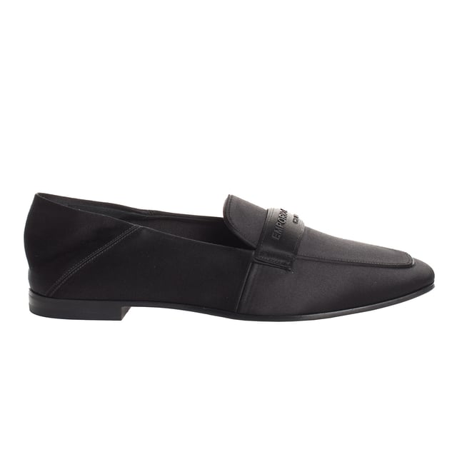 Emporio Armani women's loafers, with an elegant and modern design that combines versatility and comfort.

 These shoes feature a construction of high-quality materials and a satin finish that gives them a sophisticated look.

 The decorative band on the instep is engraved with the brand name, adding a distinctive and refined touch.

 The flat sole ensures comfort for everyday wear, while their classic style makes them an excellent choice to complement both formal and casual looks.

 In addition, they come with a cloth storage case, ideal for protecting them and keeping them in perfect condition.
 Composition: Exterior: Textile; Interior: Textile; Sole: Thermoplastic rubber
 Care:
- Clean with a soft, dry cloth.
 - Store in the cloth case to protect them.