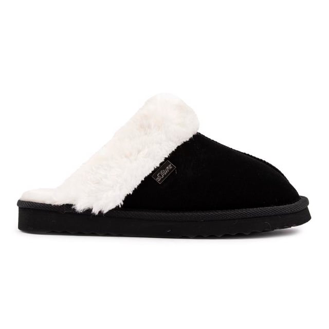 Give Your Feet A Well-deserved Cuddle In The Cold, With These Black S.oliver Ankle Booties. Whether You Are Lounging Around Or Going On A Shopping Trip, These Women's Ankle Boots Have A Pretty Button Embellishment And Give You A Luxurious Feel And A Stylish Lodge Look. The Soft, Warm Faux Fur Lining Ensures Maximum, Cosy Comfort And The Flatform Sole With Wedge Notch Provides Good Support.