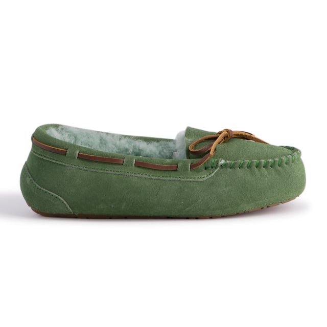 Cosy moccasin you will never want to take off your feet
Plush premium Australian sheepskin lining
Leather suede upper - Water Resistant
Full Australian sheepskin insole
Fine craftsmanship
Light weight EVA outsole - soft and extra cushioning

Sheepskin breathes allowing feet to stay warm in winter and cool in summer
100% brand new and high quality, comes in a branded box, suitable for gift