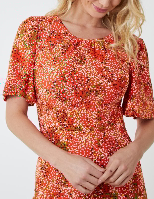 Feel great and stay on trend with our Angel Sleeve Midi Dress. With asymmetric hem and bold print, you're sure to keep all eyes on you. Hit refresh on your summer wardrobe now.