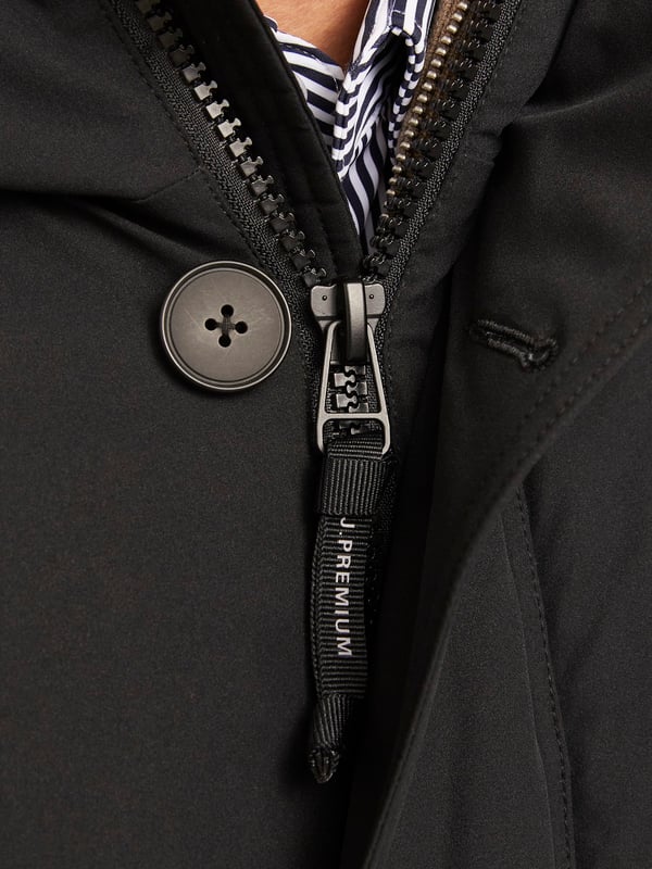 Chaqueta para hombre de la marca Jack & Jones. La chaqueta está hecha de poliéster de alta calidad.  Marca: Jack & JonesNombre del modelo: City ParkaCategoría: abrigo hombre inviernoMateriales: poliésterColor: negro.