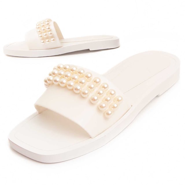 Dames casual sandaal. Comfortabele pasvorm. Gepolsterde binnenzool. Antislip zool. Versterkte stiksels. Gefabriceerd door andere merken voor ons merk.