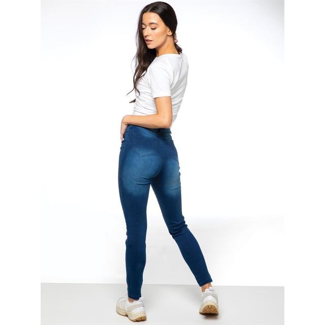 Enzo Womens Designer Skinny Stretch Jeans. Featuring 2 Back Pockets 2 Front Pockets And A Buttoned Waist. Flex Denim For The Perfect Fit. Ideal for Casual or Workwear